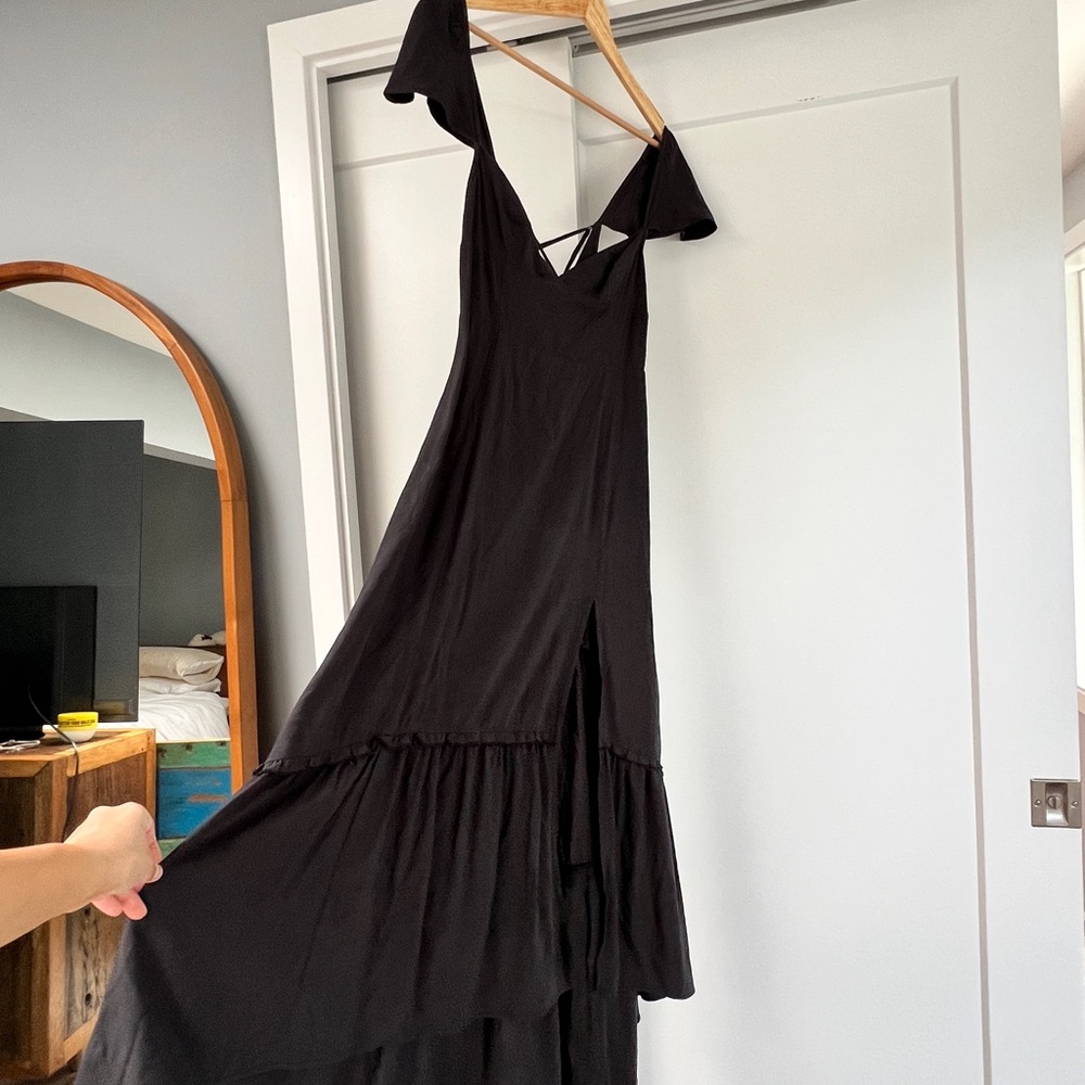 Elegant Black Dress with slit